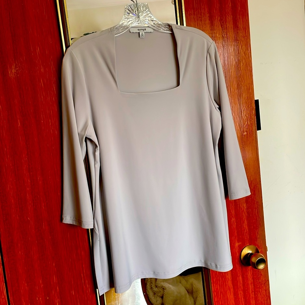 Women’s square neck 3/4 length sleeve